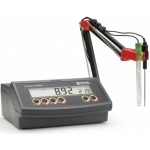 Máy đo pH/Nhiệt độ để bàn HI 2210-02